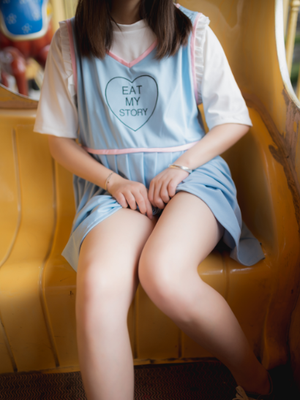 柚木木vip写真套图-幻想世界