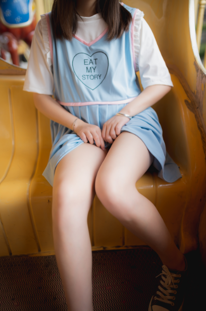 柚木木vip写真套图-幻想世界