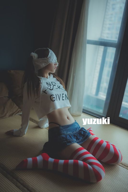 [柚木写真] 泡泡条纹袜-幻想世界