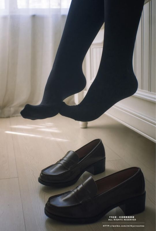 [木花琳琳是勇者] 女子校生-幻想世界