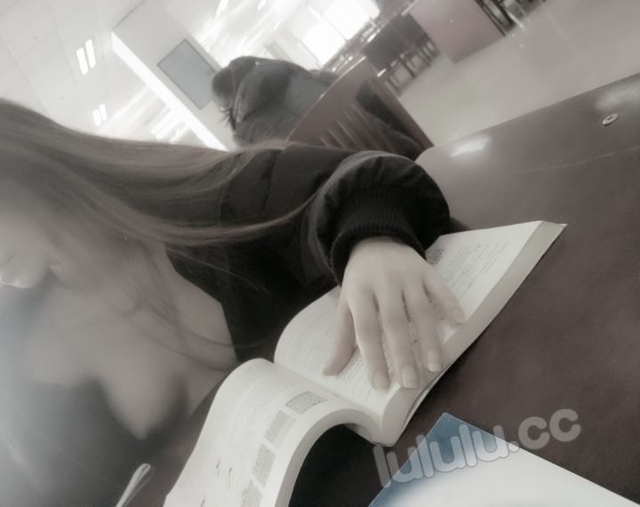 [芒果酱爱露出]大学自习室-幻想世界