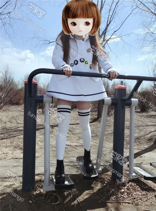 [芒果酱爱露出]公园活动-幻想世界