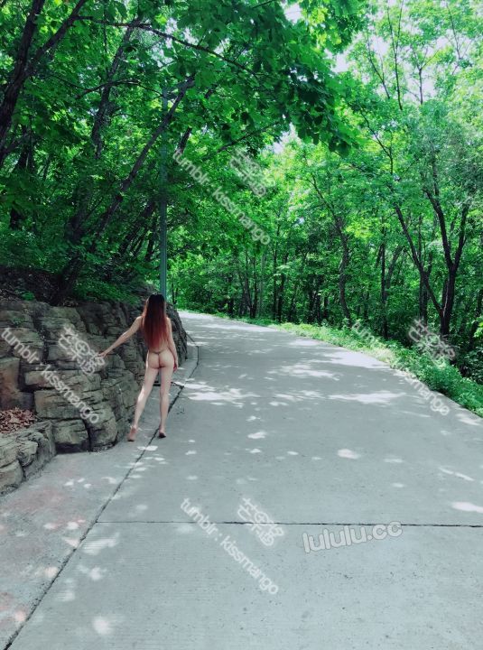 [芒果酱爱露出]全裸慢跑-幻想世界