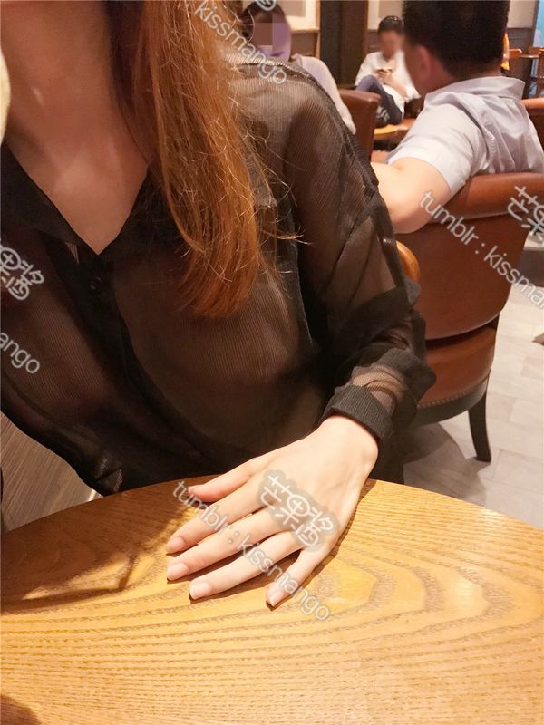 [芒果酱爱露出]星巴克-幻想世界