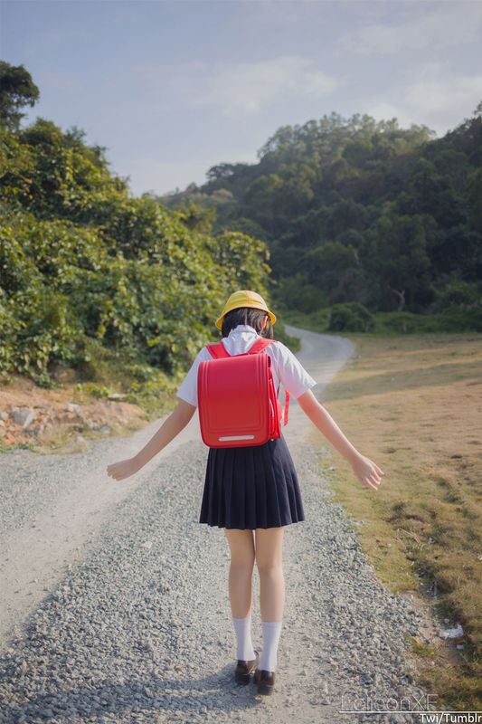 [福利向]悠宝三岁之白虎少女野外露出-幻想世界