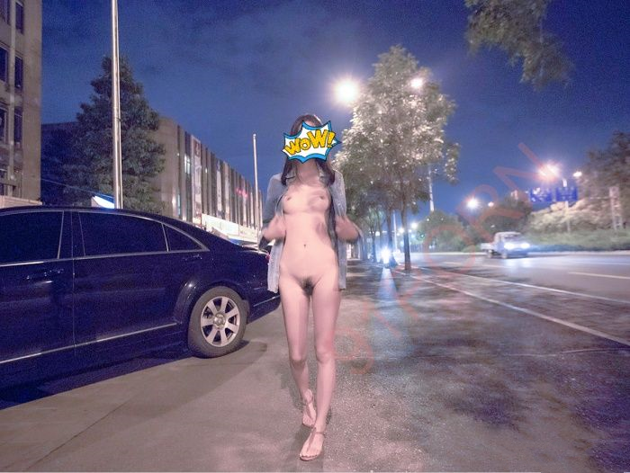 草莓穆斯塔—车水马龙路边野战-幻想世界