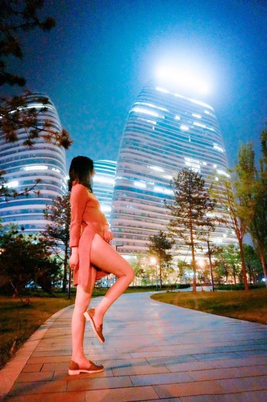 草莓穆斯塔—晚上望京园区露出-幻想世界