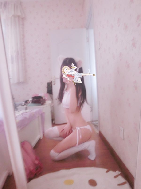 猫咪泳装-幻想世界