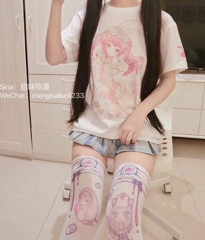 牛仔超短裙-幻想世界