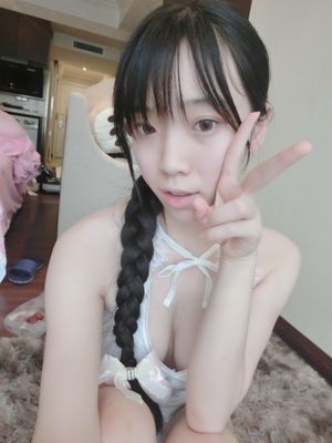 【我是你可爱的小猫】影院卫生间露出等4部 - 幻想世界-极品写真论坛-写真-幻想世界
