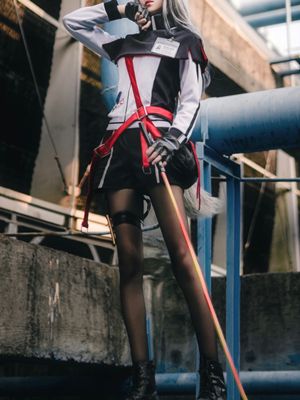 《明日方舟》— 德克萨斯-幻想世界