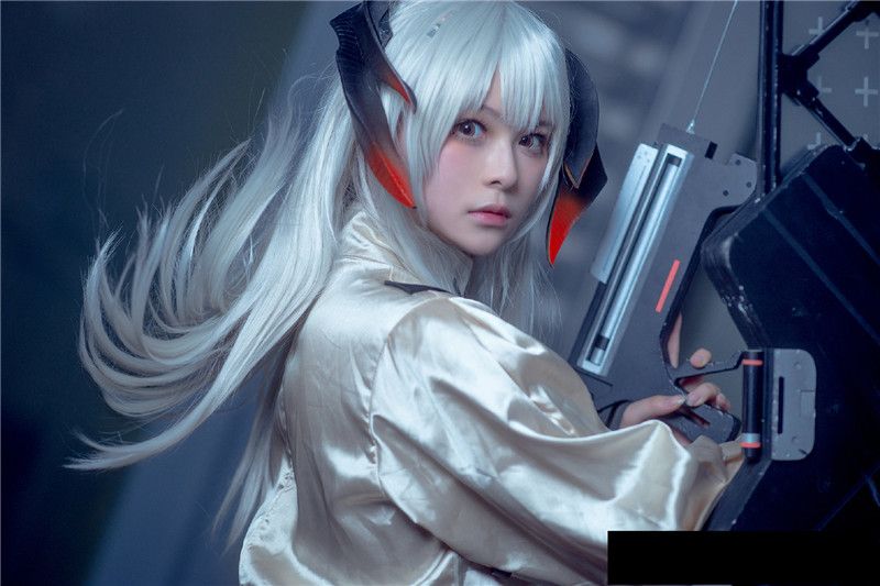 明日方舟#塞雷娅-幻想世界