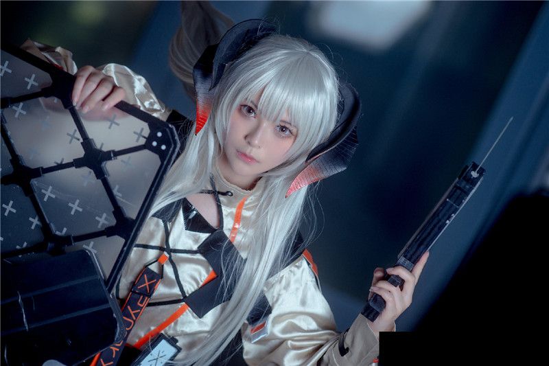 明日方舟#塞雷娅-幻想世界