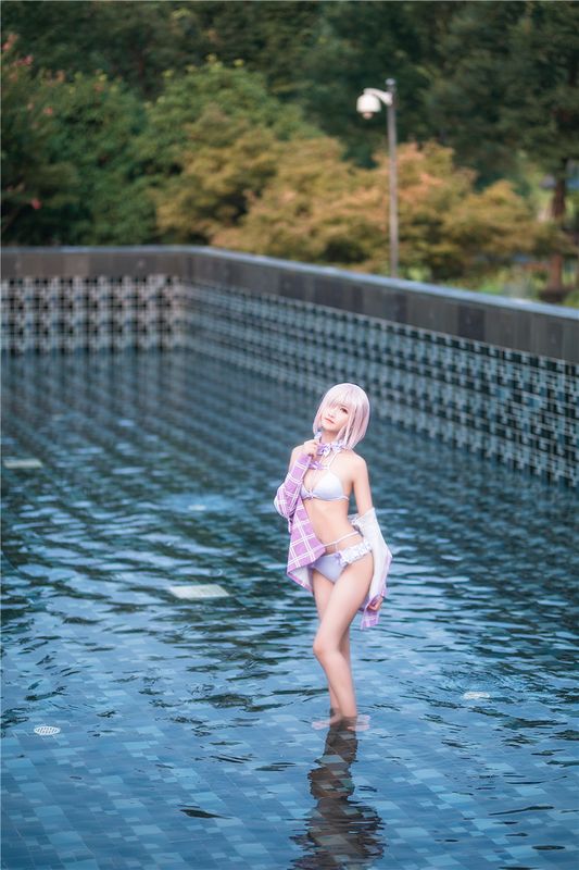 三度69-玛修泳装-幻想世界