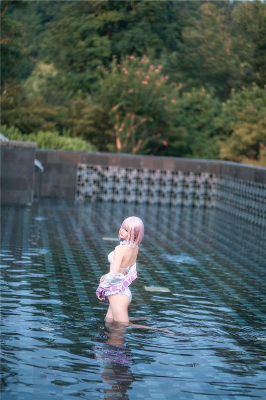 三度69-玛修泳装-幻想世界