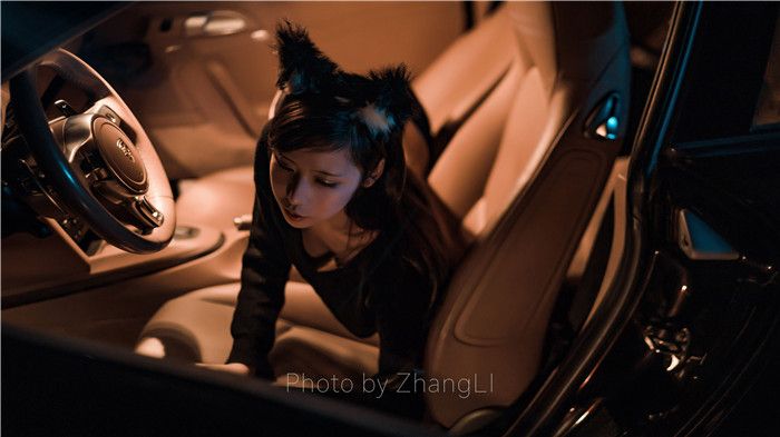 爱老师_PhD - 保时捷女郎-幻想世界