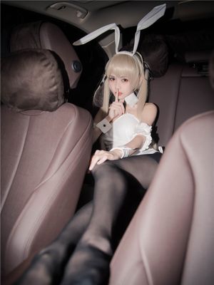 你的负卿-穹妹兔女郎（车内）-幻想世界