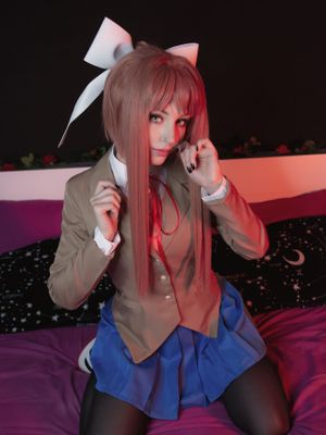 Shiro Kitsune - Monika-幻想世界