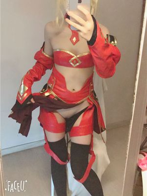 莫德雷德战斗服自拍-幻想世界