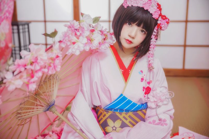 加藤惠和服-幻想世界