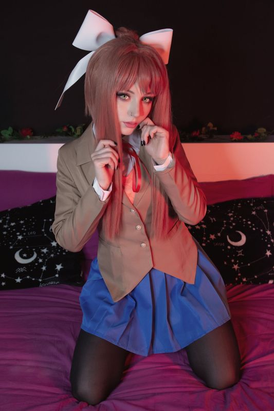 Shiro Kitsune - Monika-幻想世界