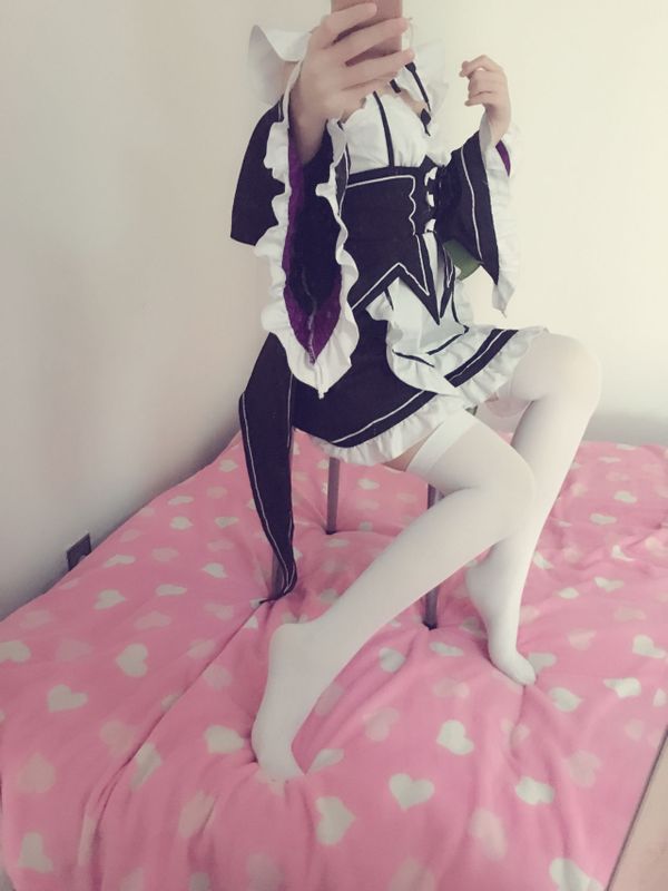 雷姆女仆自拍-幻想世界