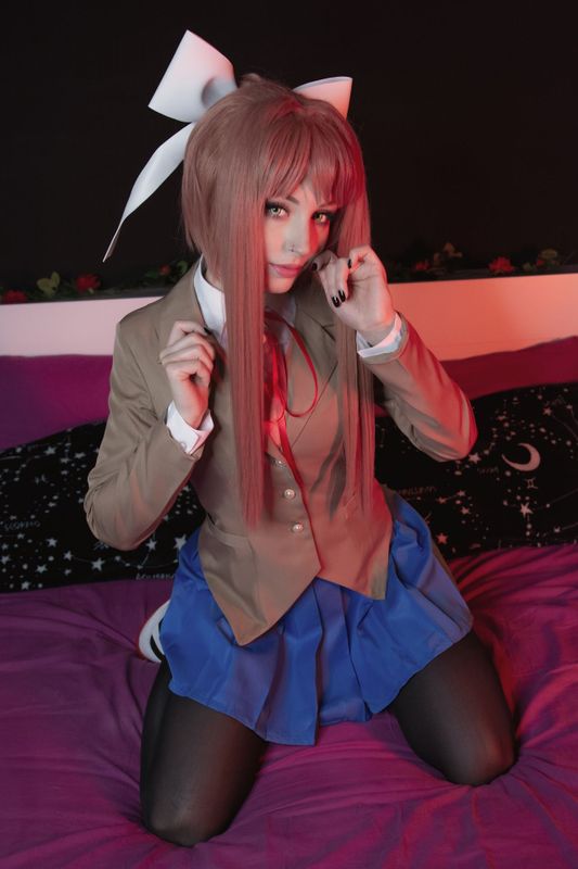 Shiro Kitsune - Monika-幻想世界