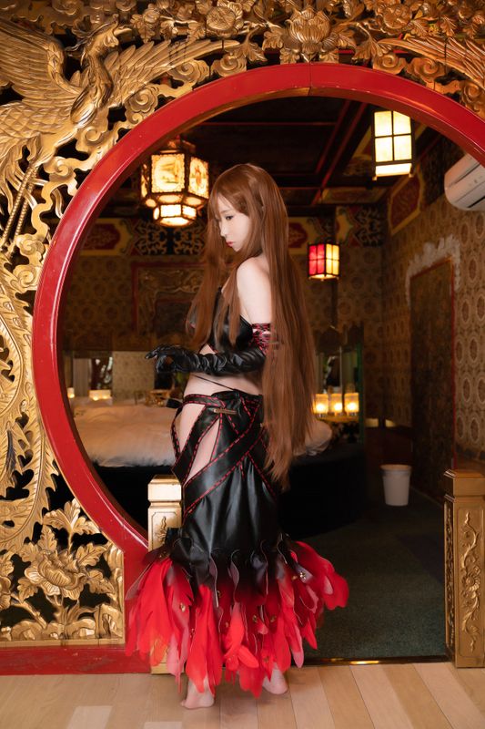 私は最後まで屈しない-幻想世界