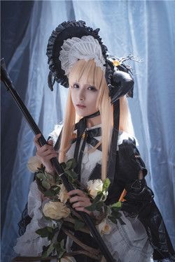 明日方舟 - 夜莺-幻想世界