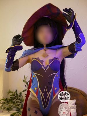 酒馆脱衣舞女郎莫娜-幻想世界