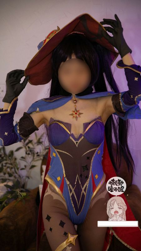 酒馆脱衣舞女郎莫娜-幻想世界