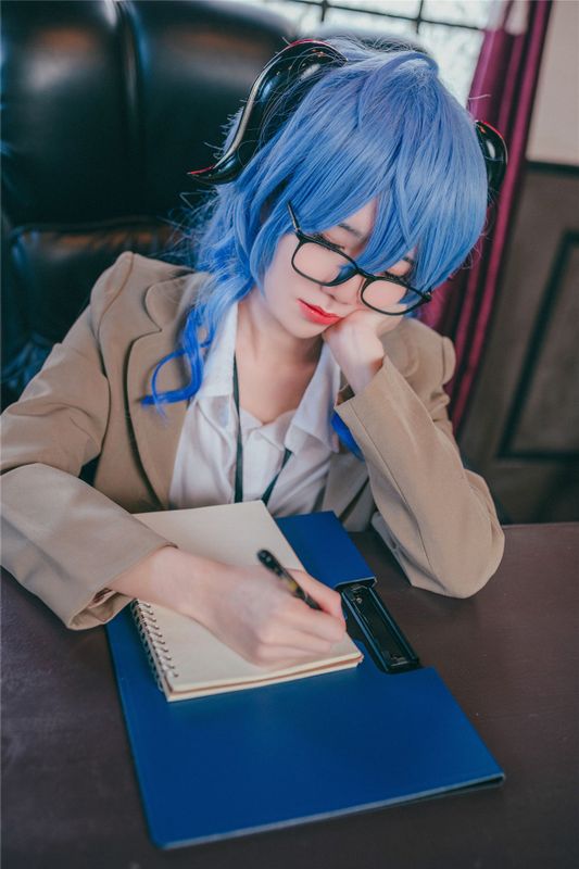 Sally Dorasnow - Ganyu OL-幻想世界