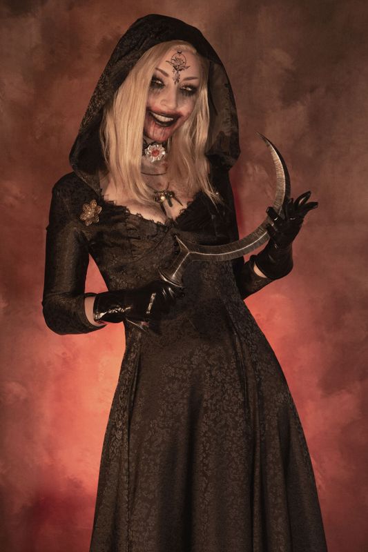 Bela Dimitrescu (Resident Evil Village)-幻想世界