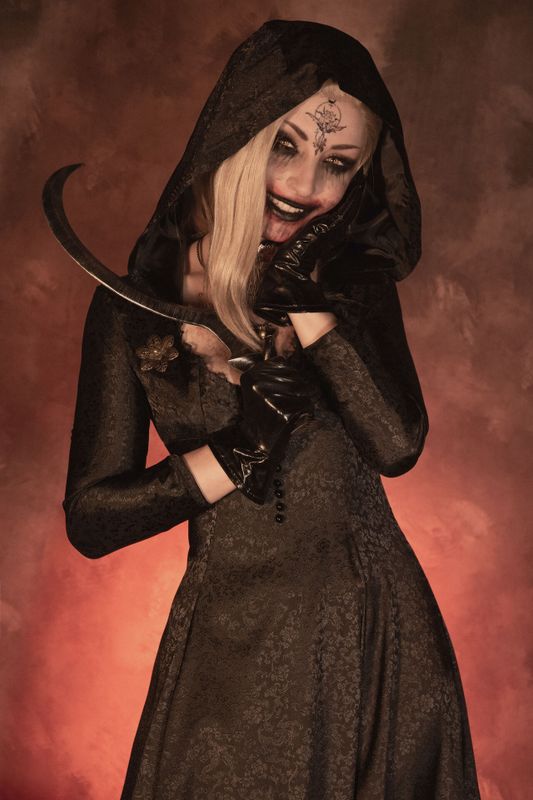 Bela Dimitrescu (Resident Evil Village)-幻想世界