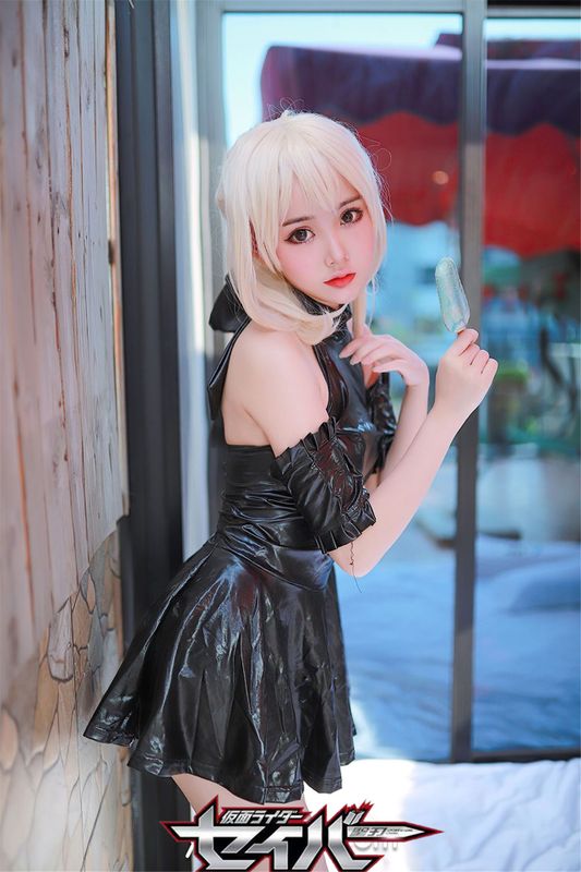 FGO Saber 您的蛋蛋-幻想世界