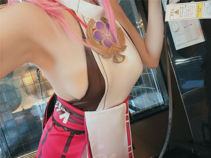 1月の新コスプレその2🌸原神💖横乳も腋も！？すっごい見せつけてくるえちち八重神子🌸🦊-幻想世界