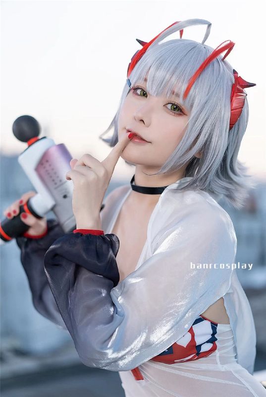 明日方舟 - W泳装-幻想世界