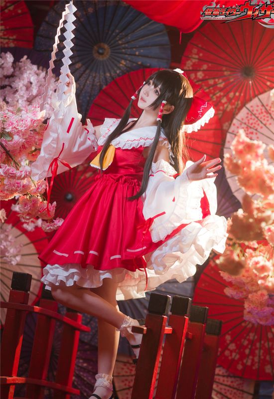 秋楚楚 NO.25 博麗 霊夢-幻想世界