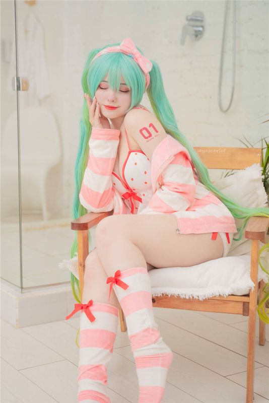 Saya-Scarlet---Miku-幻想世界