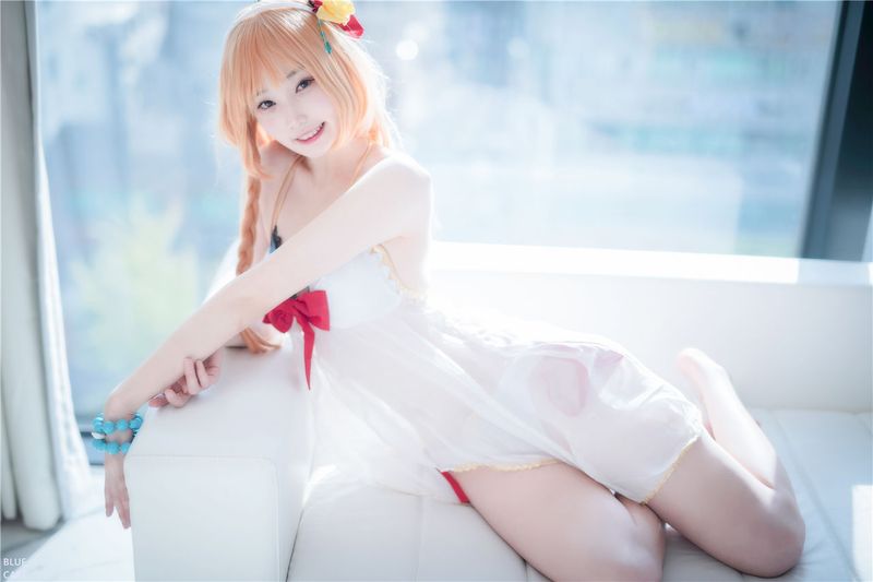 Bambi -Dive Into You RED.Ver-幻想世界