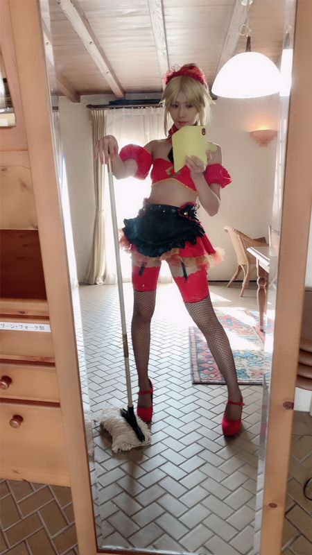 モードレッドメイドさん✨-幻想世界