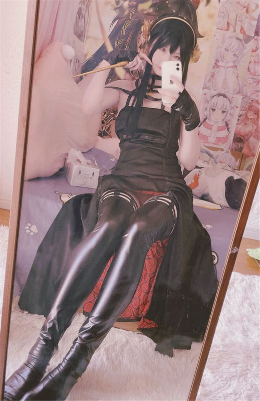 習呆呆 - Yor Forger-幻想世界