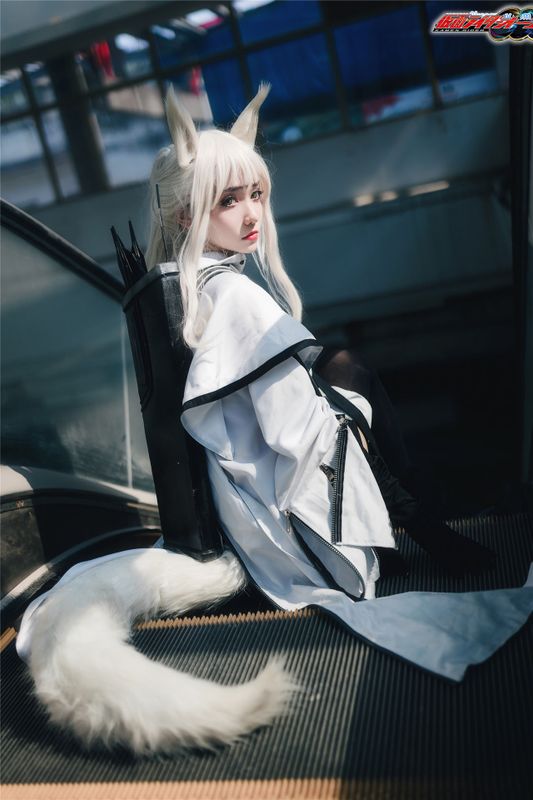 [南桃Momoko] 白金常服-幻想世界