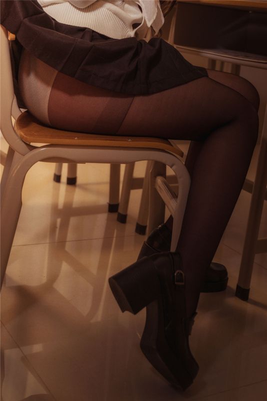 贞子蜜桃 - 碧蓝航线 爱宕高雄制服-幻想世界