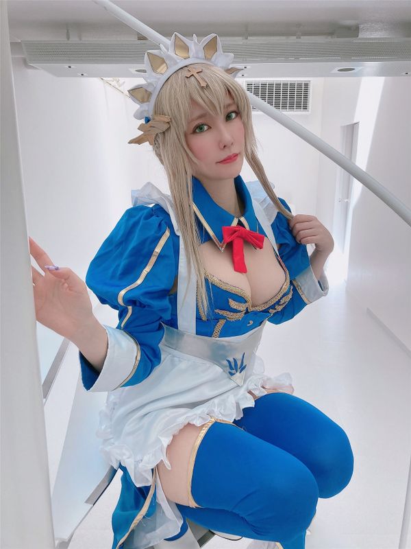 乳上メイドで…💙👑デカ乳andロングスカートの中も、、ドスケベ💙💖-幻想世界