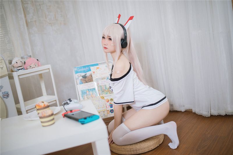 焖焖 - 绫波-幻想世界