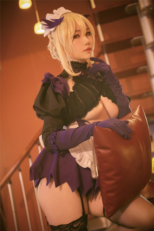 是本末末 - 黑枪呆女仆-幻想世界