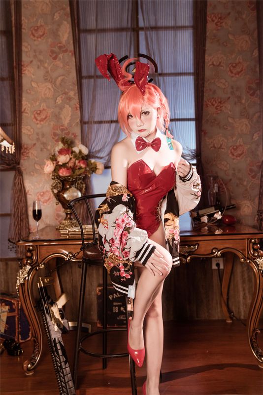 是一只熊仔吗 - Neru Mikamo Bunny-幻想世界