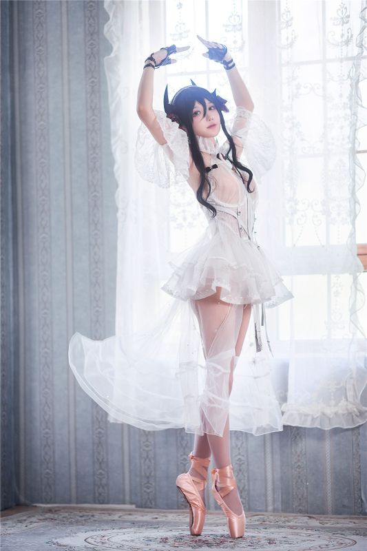 阿包 明日方舟 伊内斯芭蕾-幻想世界