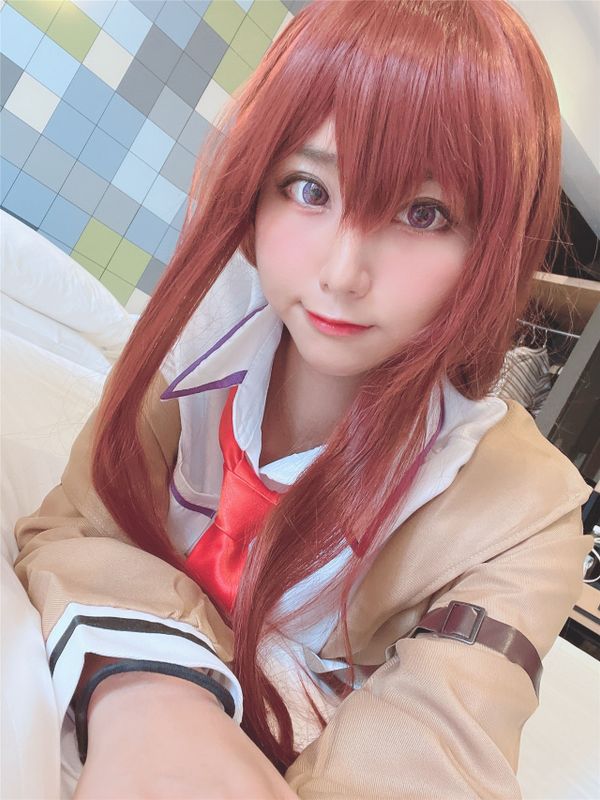 牧瀬紅莉栖の装い-幻想世界